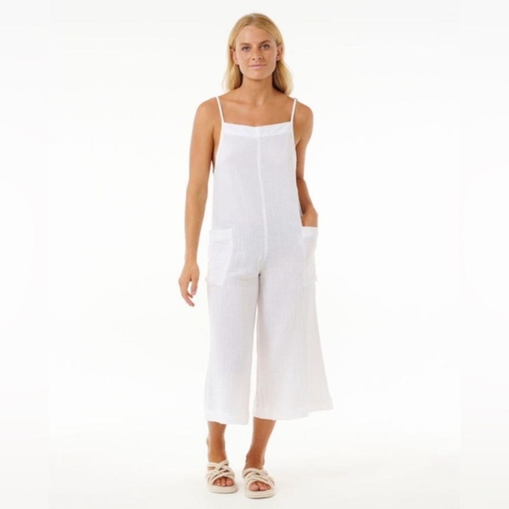 NWOT. RipCurl Premium Surf Jumpsuit Large White Big Pockets Comfortable vacation